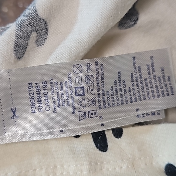 ✨️Cute Forever21 Allover Cactus Short Sleeve Crop Top Size Small - Picture 5 of 6